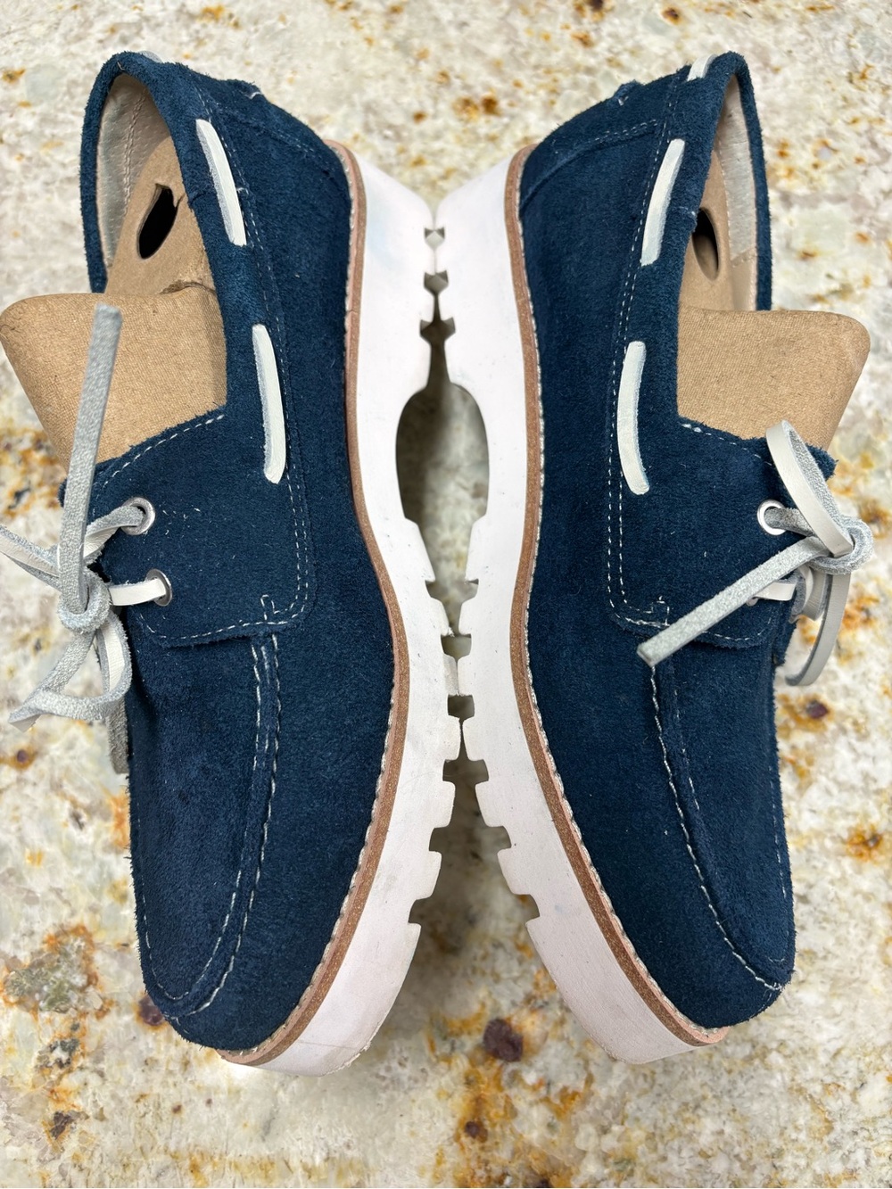 Donald Pliner Harlie 02 Suede Lug Bottom Women’s Size 8 Navy Blue Boat Shoe - Picture 3 of 8